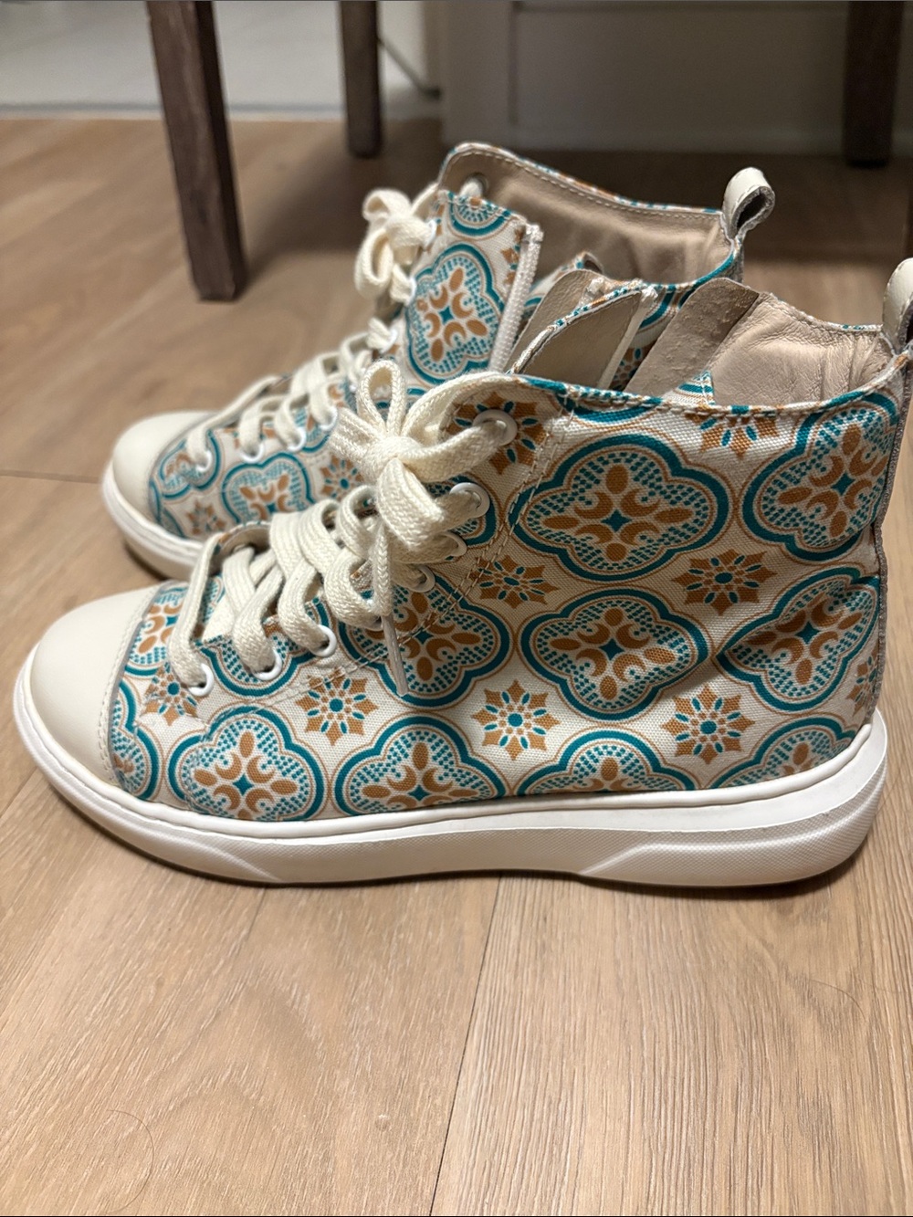 High-Top Sneakers - Handmade, Taiwan print